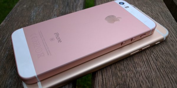 Apple подготвя второ поколение на смартфона си от нисък клас