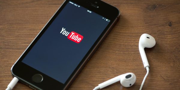 Младото поколение изпитва най-силна емоционална обвтрзаност към Apple и Youtube