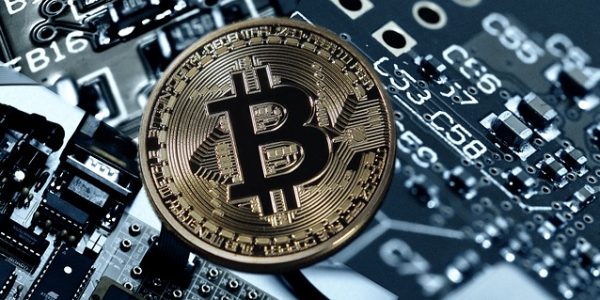 Bitcoin достигна стойност от 9 700 долара