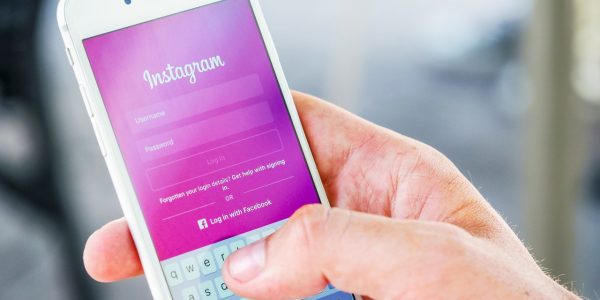 Instagram обвинен в незаконно събиране на биометрични данни на 100 милиона потребители