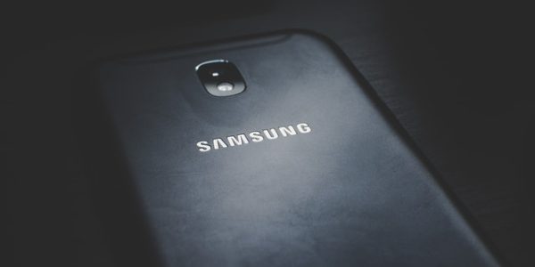 Русия забрани продажбите на почти всички смартфони на Samsung